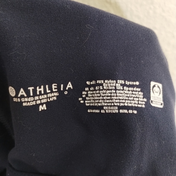 Athleta Conscious Crop Bra A-C In Navy Women's Size Medium - Picture 4 of 4